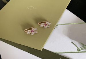 2022 Luxury Women Clover Studs Rose Gold Classic Flower Brand Pearl Stud Earrings Red Girls Jewelry Gift for Party Wedding6566329