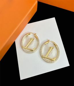 Designer Women Diamonds Classic Letter Ear Studs Kolczyki Elegancka Lady Luksusowa marka Golden Jariser3198084