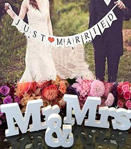 結婚した結婚式の旗で設定された結婚式の装飾Mrs Mrs Mrs Sign Sweetheart Table7637060