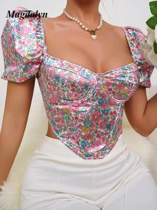 Kadın bluzları magdalyn kadınlar çiçek baskı bluzu yaz düzensiz seksi fransız kore y2k parti moda kısa puflu kol saten üstleri