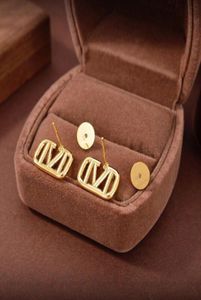 Kolczyki dla kobiet Premium Gold Diamond Kolczyka projektant biżuterii męskie stadniny luksusowe obręcze marka litera moda bijoux de lukse with3527463