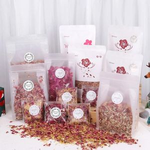 Kwiaty dekoracyjne 100/200G Wedding Petal Petal Konfetti Suszone płatki kwiatowe Naturalne biodegradowalne i imprezowe dekorację