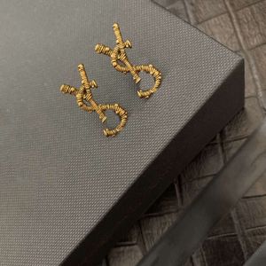 Stud Stud Designer Küpe Kadın Marka Basit Mektupları Y Gold 925 Gümüş Elmas Yüzük Lady Küpe Takı Kulak Sapı Ana Öğretmen Gün Mjr2