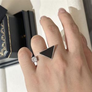 Stilista Anello in argento Lettere di marca Stampa Anello per Lady Donna Uomo P Classico Triangolo Anelli Amanti Regalo Fidanzamento Designer 2974