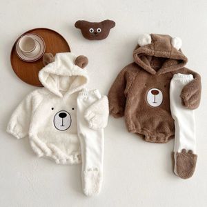 Kläder sätter vinter baby romper tights 2st söta björnkläder fleece varma barn outfit set småbarn jumpsuits byxor passar 231211