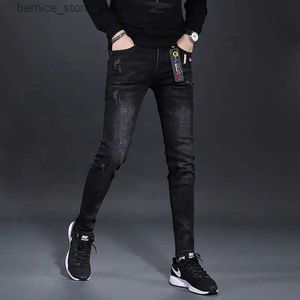 Мужские джинсы Корейская версия Мужские благородные черные джинсы Высококачественные узкие эластичные джинсы Легкие роскошные повседневные джинсы Сексуальные стильные уличные джинсы; Q231213