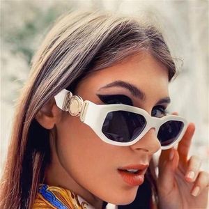 Sonnenbrille Weiß Kleine Quadratische Frauen Vintage Cat Eye Marke Designer Grün Rechteck Männer Dekorieren Gläser Shades Gafas De SolSunglas305V