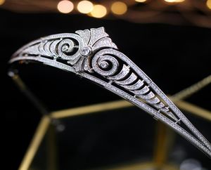 Tiaras nupciales brillantes simples europeas llenas de circón coronas plateadas diademas de boda de cristal para novias joyería de dama de honor T1906295399431