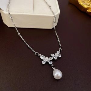 Pendant Necklaces Zircon Butterfly Pearl Water Drop Necklace South Korea All-Match Clavicle Chain Women