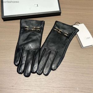 Luxury Lady Sport Designer Female G Sports Fashionable Outdoor Glove Gloves Women Designer Mitten Sheepskin Gloves Winter Leather Big Fingers Glove Warm Women H0k7