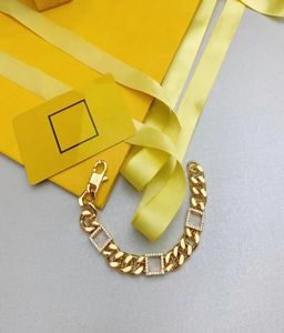 Designers halsband lyxiga guldkedja armband tjocka kedjor bokstäver fyrkantiga halsband armband temperament mångsidiga smycken good2510647