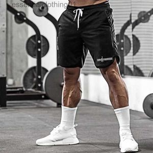 Herren -Shorts Sommer Mesh schnelle trockene Fitness Shorts Männer Fitnessstudio Knie Länge Bodybuilding Active Shorts Joggers Workout Schweiß Kurzhose L231212