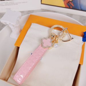 Designer Keychain Key Chain Buckle Keychains LoVers Handmade Leather Keyring Pendant Accessories 4 Colors with Dust Bag