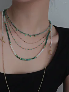 Hänge halsband Rainforest Green Natural Stone Pärled halsband panelerade och skiktade med benbenkedja