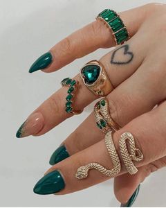 Küme Yüzükleri 5 PC/SET Yeşil Geometrik Taş Yılan Kalpleri Kadınlar Moda Vintage Court Ring Yüzük Konukları Bague Femme Mücevherat