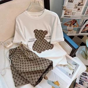 ホットニューサマーニューコリアクロスボーダーレジャースーツ女性刺繍されたショートパンツツーピース卸売