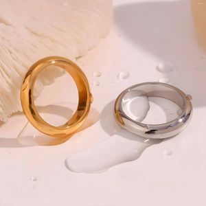 Bröllopsringar Tidlös klassisk ring rostfritt stål pläterat med 18K Gold Fashion Simple Pares smyckespresent 5mm-storlek/5-9