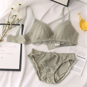 Sexy Set Lace Embroidery Bra Women Push Up Underwear and Panty Plus Size 70 75 80 85 90 ABC Cup Top For Female 231211