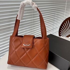 Şık kadınlar omuz çantası vintage alışveriş para çantası açık alt koltuk tasarımcısı cüzdan gümüş donanım trendi anahtar çantası akşam debriyaj bavul pochette 21cm