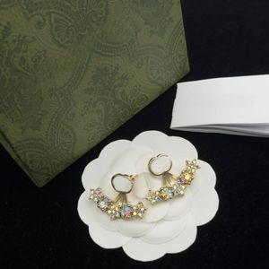 고급 디자이너 귀걸이, 고품질 금 소재로 만든 세련된 귀걸이, 고급 발렌타인 데이 선물 상자