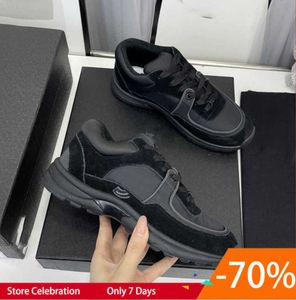 Sandallar Tasarımcı Koşu Ayakkabı Kanal Spor Ayakkabıları Lüks Spor Ayakkabı Günlük Trainers Klasik Spor Sneaker Kadın Erkek Ayakkabı 001