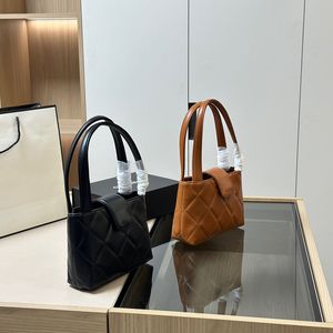 Borsa di design classica spalla Hobo Borse Borsa ascelle Mini tote medievale Moda hardware Fibbia Diamante Diamondanna borsette semplici borse per la consegna rapida