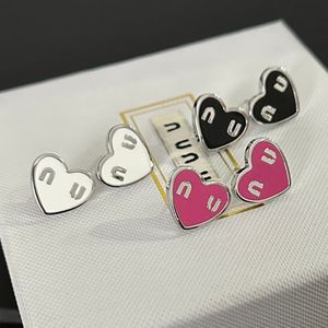 Charm Earring Designer Earrings Silver Plated Copper Fashion Heart Shape Ear Stud Brand Letter with Stamp Womens Wedding Jewelry Christmas Gift