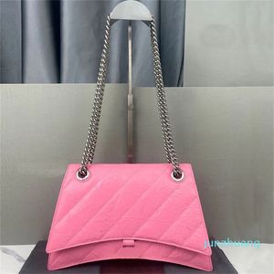 Half Moon Handbag Chain Crossbody Stora kopplingshandväskor Flip Wallet Cowhide Leather Fashion Letter Ladies Tote Bag