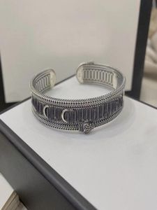 Kadın Erkekler Silve Bilezik Kuff Bangle Tasarımcı Paslanmaz Çelik Vintage Marka Çift Mektup Desen Bangles Takı Kadınlar Yüksek QualI5110439