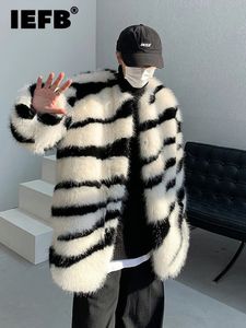 Men's Fur Faux Fur IEFB Male Loose Fur Coat Men's Male Contrast Color Round Neck Autumn Winter High Street Black White Cotton Overcoat 24A1117 231211