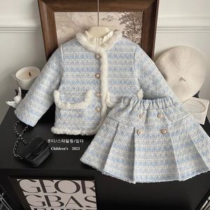 Conjuntos de roupas Inverno Meninas 2 Pcs Princesa Roupas Set Quente Algodão Acolchoado Casacos Saia Fleece Lace T Shirt Criança Menina Outfits 2 7Yrs 231211