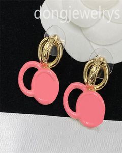 Projektantki Earring Women Hoop Huggie Charm Stud Znakomity Dangle żyrandol kolczyki modowe Uszy Mankiet Energy Pearl Kolczyki Luksus E4068690