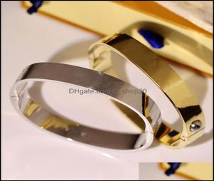 Bangle 3 Colors V Letter rostfritt stål Fashion Woman Cuff Armband Avancerad elektroplätering 18K Guldsmycken Present Drop Deliv CSHO7524950