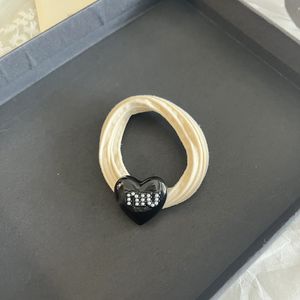 Desinger Hair Rubber Bands Pearl Alloy Heart Stripe Towel Ring Hair Tie Leather Rope Candy Color for women girl雌の女性ギフト