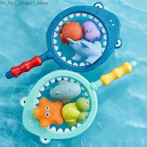 Bath Toys Kid Bathing Toys Spray Water Net rybołówstwo Zestaw rekin Zestaw dzieci Zwierzę Zwierzę ”Muzyka Pływająca gra dla dzieci łazienka gumowa zabawka Q231212
