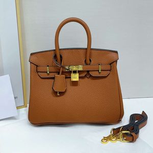 Tasarımcı 10a Büyük Kapasiteli Tote Tek Omuz Eğik Çapraz Taşınabilir Mod Klasik Çanta Tote Ladies Premium Dokunmatik Çanta Lychee Şık Pop Desen