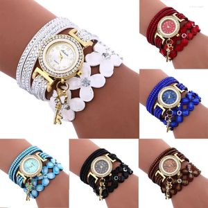 Orologi da polso Carillon di moda Orologi Bracciale in pelle con diamanti Orologio da polso da donna da donna Quadrante rotondo Orologi al quarzo squisiti Regalo per ragazza e donna