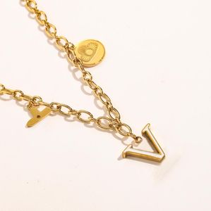 Necklaces Designers Popular Fashion Brand Pendant Necklaces Gold Plated Necklace Delicate Clip Chain Letter V Jewelry Pendant For 4489551