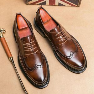 Kleidschuhe Klassische Derby Männer Brogue Atmungsaktive Schnürung Round-Toe Business Büro Casual Hochzeit Party Leder für Mann