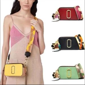 Designer Snapshot -kameran axelväskor Kvinnor Crossbody Handväskor Fashion Läder Vit All Black Pink Cross Body Strap Purse Bag 20cm