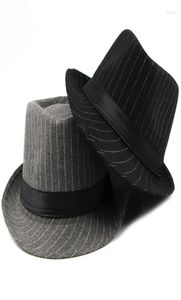 Berets HT1516 Masowe mężczyźni fedora hat brytyjski styl pasiastowy trilby klasyczny retro melonik jazz swobodny szary czarny fedoras6612938