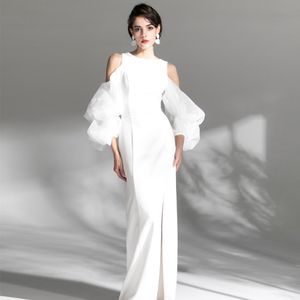 2024 Elegant bröllopsklänning från axeln mjuk satin golvlängd kolonn brud party klänningar kvinnor slits brudgästklänningar vestidos de noiva