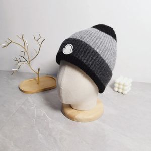Gratis frakt modedesigner Monclir Ny höst och vinter ny stickad ullhatt lyxig stickad hatt officiell webbplats version 1: 1 hantverk