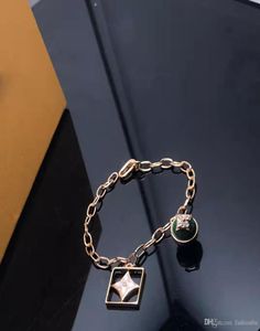 Braccialetti di design Braccialetti femminile Star Round Round Clover Girl Bracciale per donne gioielli a quattro colori amanti dello stile di moda Birthday E7546738