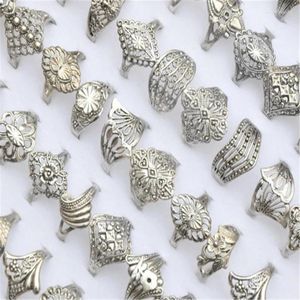 Klusterringar grossist 10 st blandad vintage silver färg ihålig stil design blomma för män kvinnor smycken slumpmässigt skicka