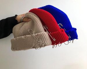 Moda Sonbahar Yüzük Pin Sokak Örgü Beanie Hat Unisex Yetişkin Begg Hole Beanies şapkalar Hip Hop Elastik Sıcak Kafatalar CAP8135215