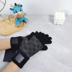 Fem fingrar handskar kvinnor designer mitten fårskinn handskar vinter lyxiga äkta lädermärken stora fingrar handskar varm kashmir inuti pekskärmen