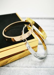 Full Love Gold Bangle 18K Goldplated Diamond Armband Valentine039S Day Gift Trendy People Måste shoppa med alla slag O9392077