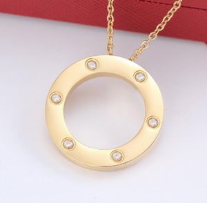 Ny stil Men039s och Women039s Pendant Halsband Fashion Designer Design Rostfritt stål 18K Guldpläterad rundform Neckla3577455