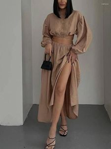 ワークドレス女性のソリッドカラースカートセット長いスリーブボタンダウンクロップトップとサイドスプリットプリーツの衣装
